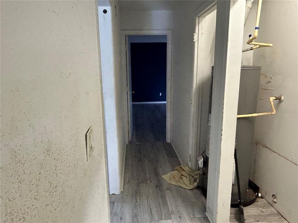 Active With Contract: $199,900 (3 beds, 2 baths, 1416 Square Feet)