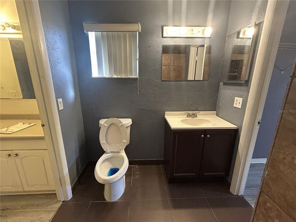 Active With Contract: $199,900 (3 beds, 2 baths, 1416 Square Feet)