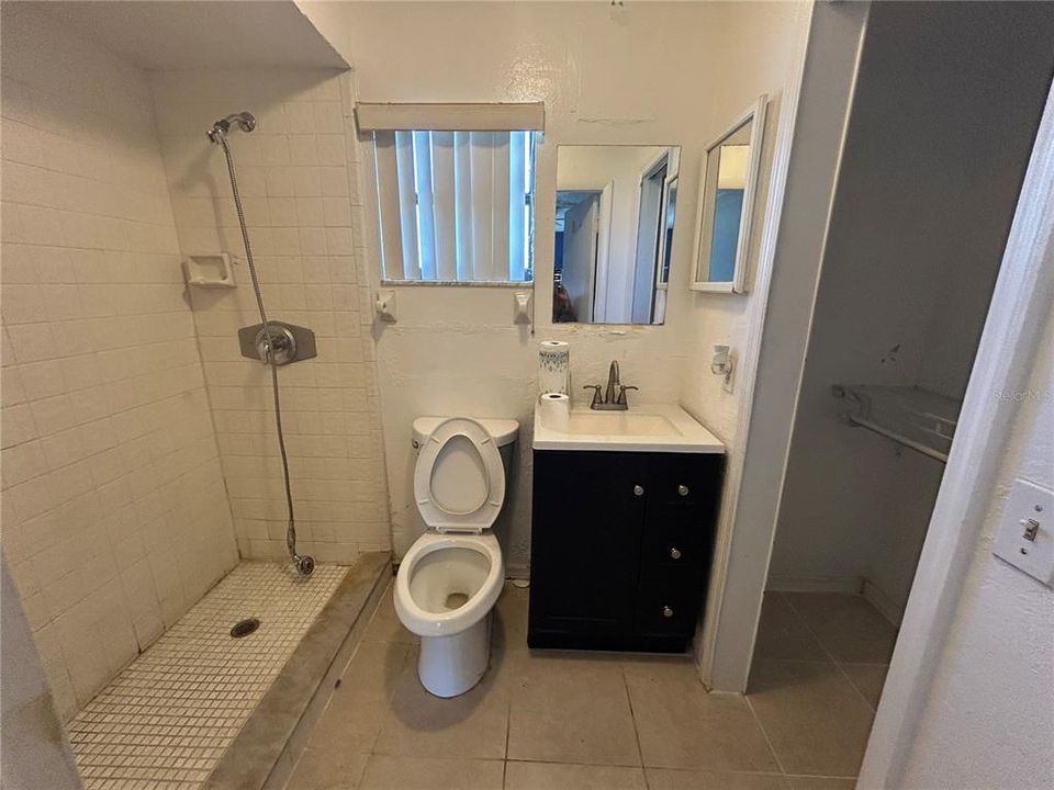 Active With Contract: $199,900 (3 beds, 2 baths, 1416 Square Feet)