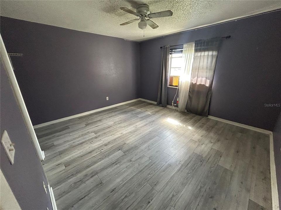 Active With Contract: $199,900 (3 beds, 2 baths, 1416 Square Feet)