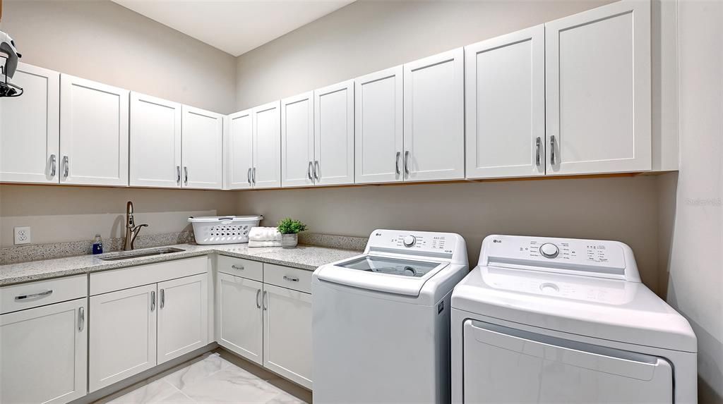 En Venta: $2,250,000 (3 camas, 4 baños, 3578 Pies cuadrados)