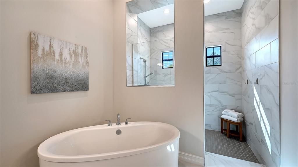 En Venta: $2,250,000 (3 camas, 4 baños, 3578 Pies cuadrados)