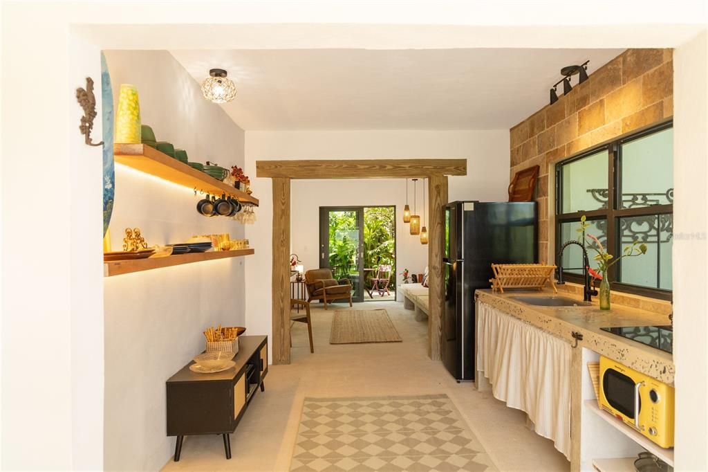 For Sale: $575,000 (3 beds, 3 baths, 1300 Square Feet)