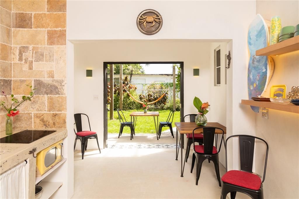 For Sale: $575,000 (3 beds, 3 baths, 1300 Square Feet)