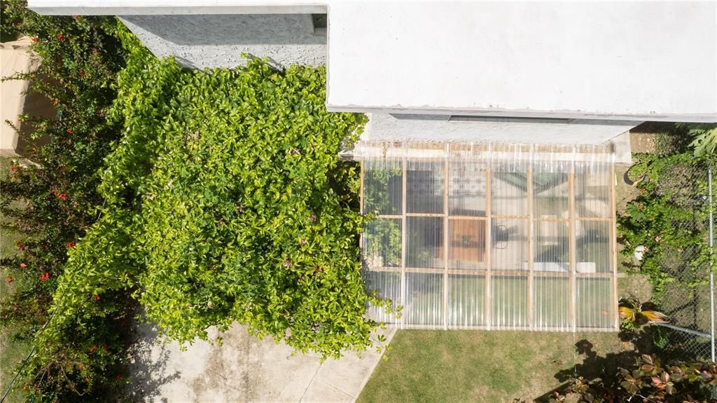 For Sale: $575,000 (3 beds, 3 baths, 1300 Square Feet)