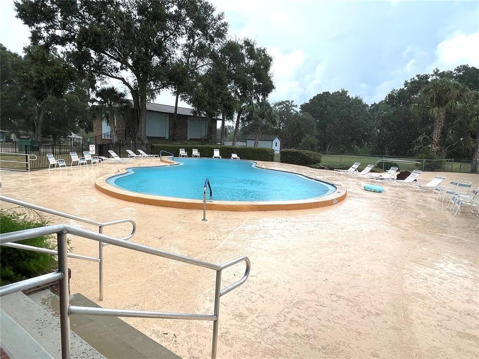 待售: $127,000 (2 贝兹, 1 浴室, 864 平方英尺)