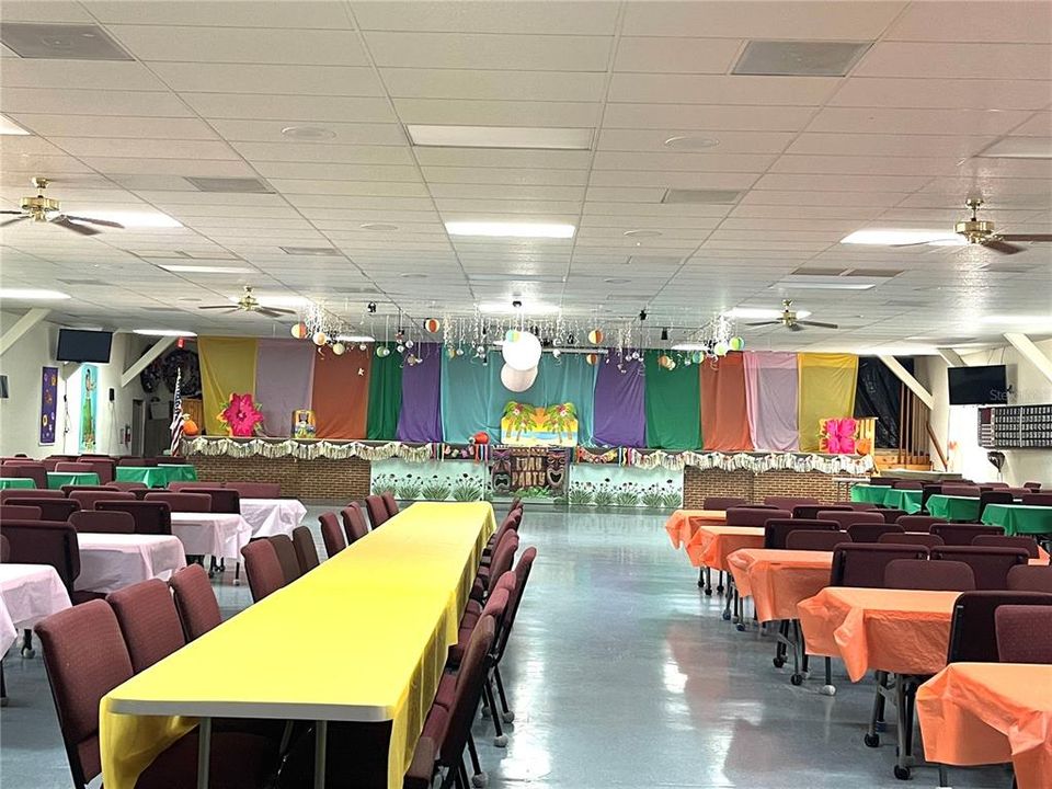 For Sale: $127,000 (2 beds, 1 baths, 864 Square Feet)