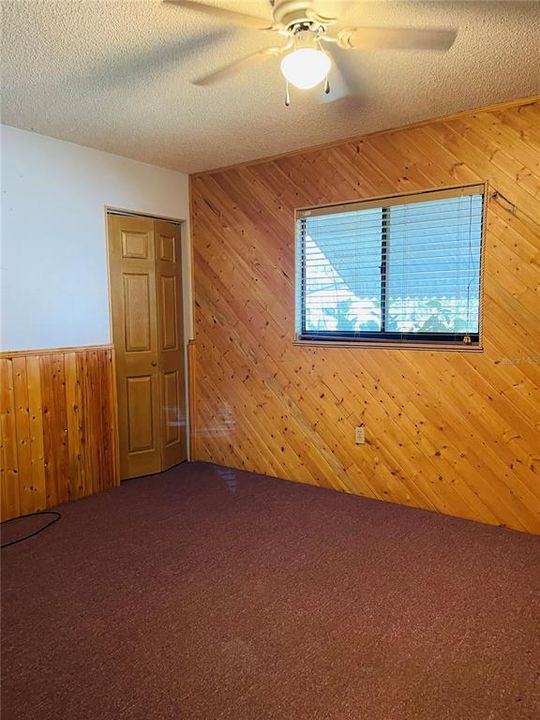 待售: $127,000 (2 贝兹, 1 浴室, 864 平方英尺)