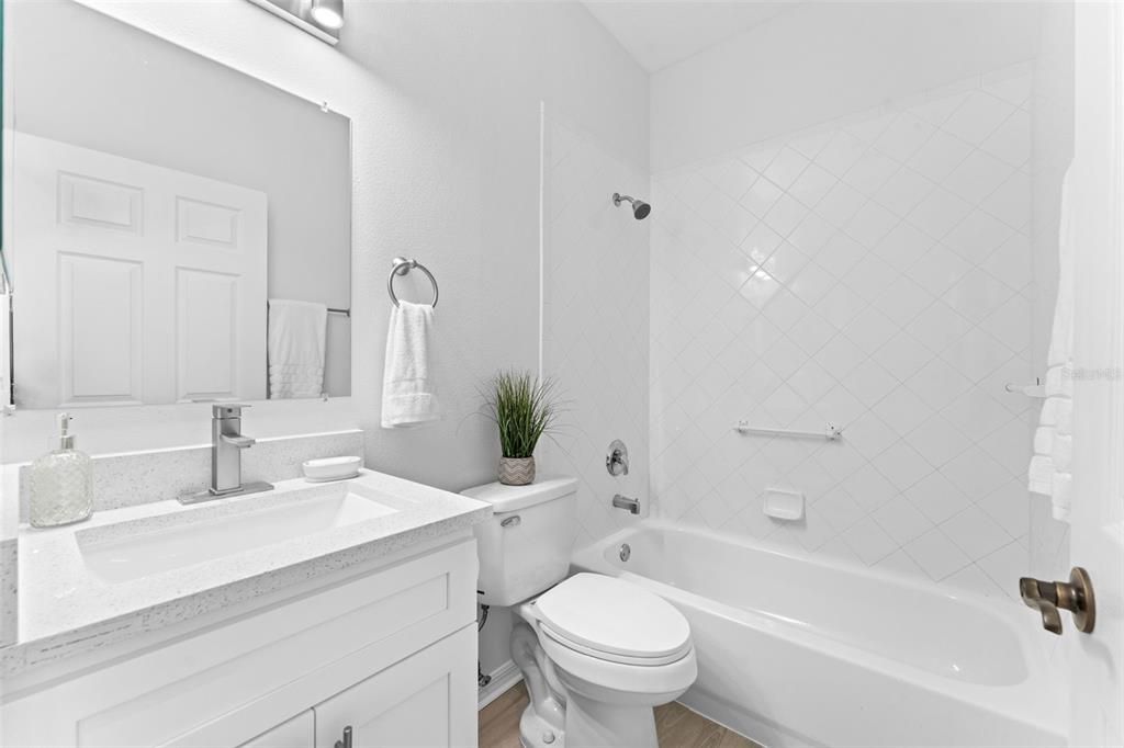 待售: $318,900 (2 贝兹, 2 浴室, 1256 平方英尺)