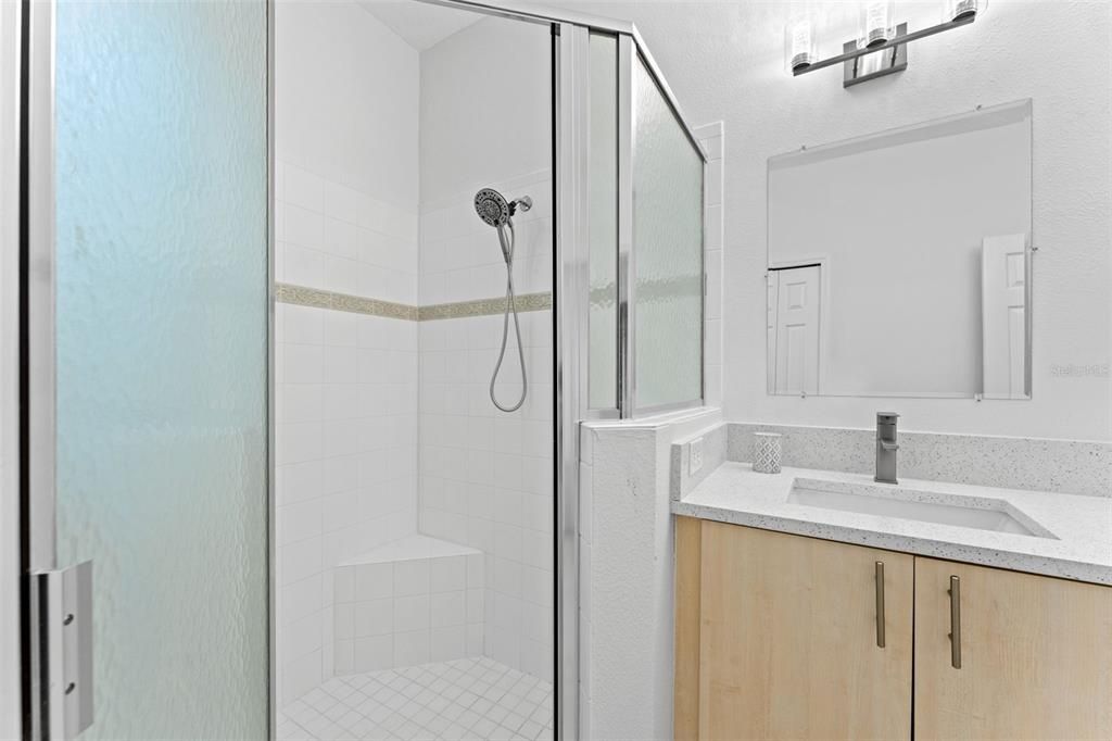 待售: $318,900 (2 贝兹, 2 浴室, 1256 平方英尺)