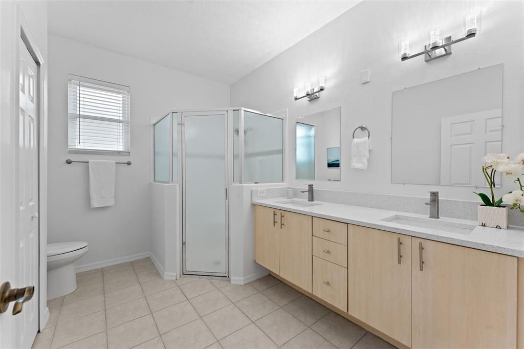 待售: $318,900 (2 贝兹, 2 浴室, 1256 平方英尺)