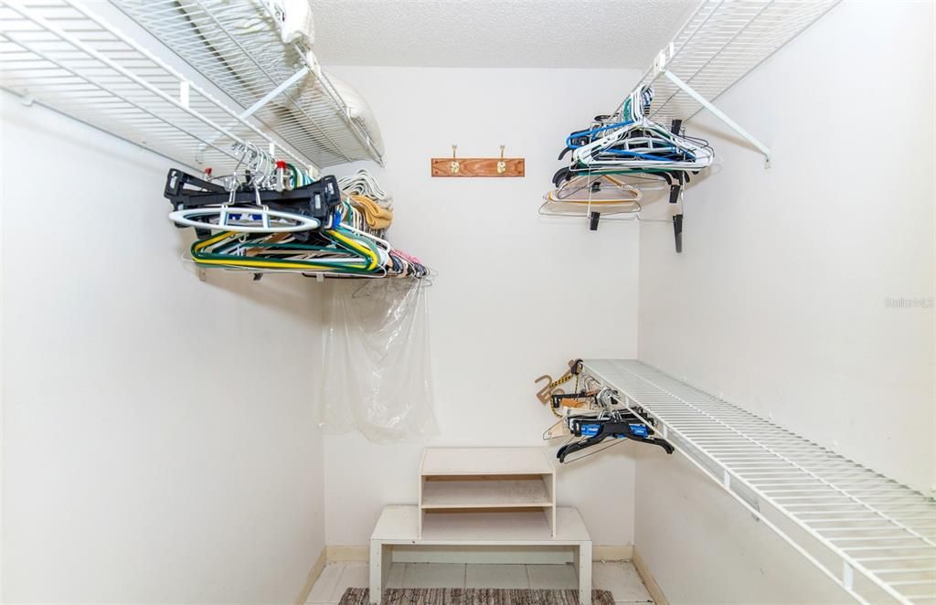 待售: $240,000 (2 贝兹, 2 浴室, 1092 平方英尺)