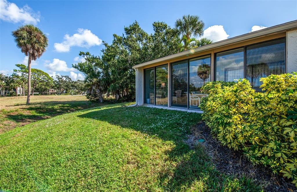 待售: $240,000 (2 贝兹, 2 浴室, 1092 平方英尺)