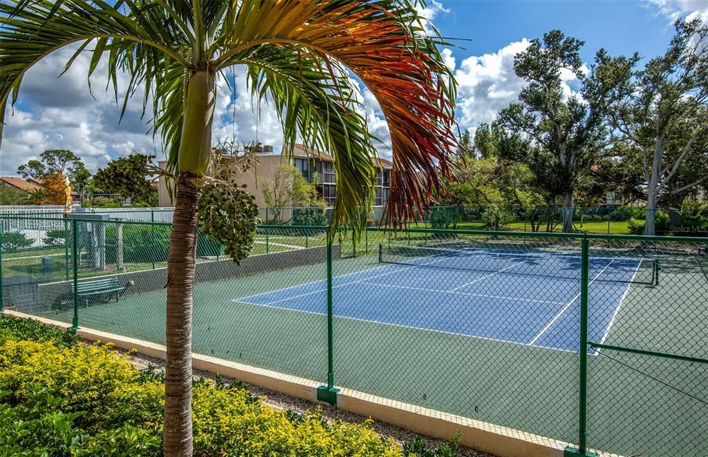 待售: $240,000 (2 贝兹, 2 浴室, 1092 平方英尺)