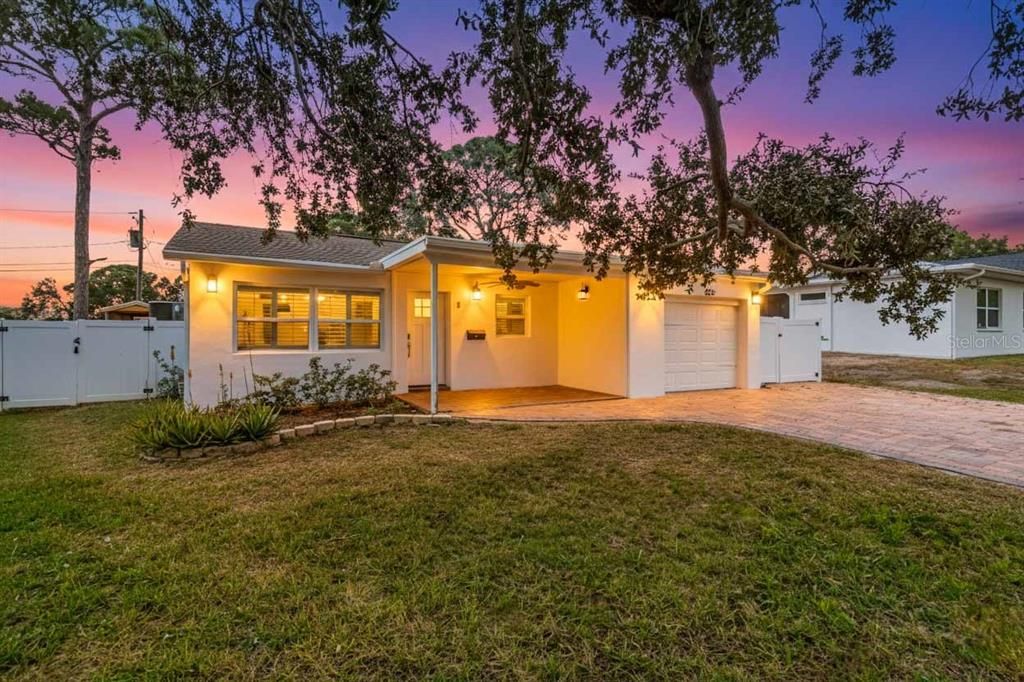 Active With Contract: $425,000 (4 beds, 3 baths, 1807 Square Feet)
