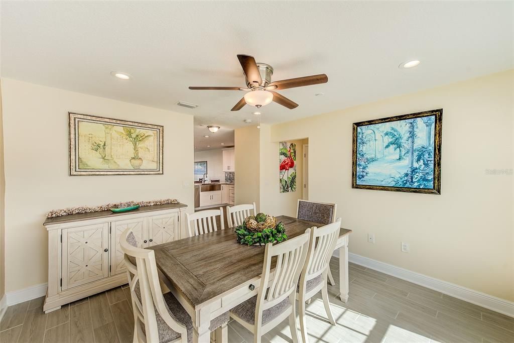 待售: $1,100,000 (3 贝兹, 2 浴室, 1881 平方英尺)