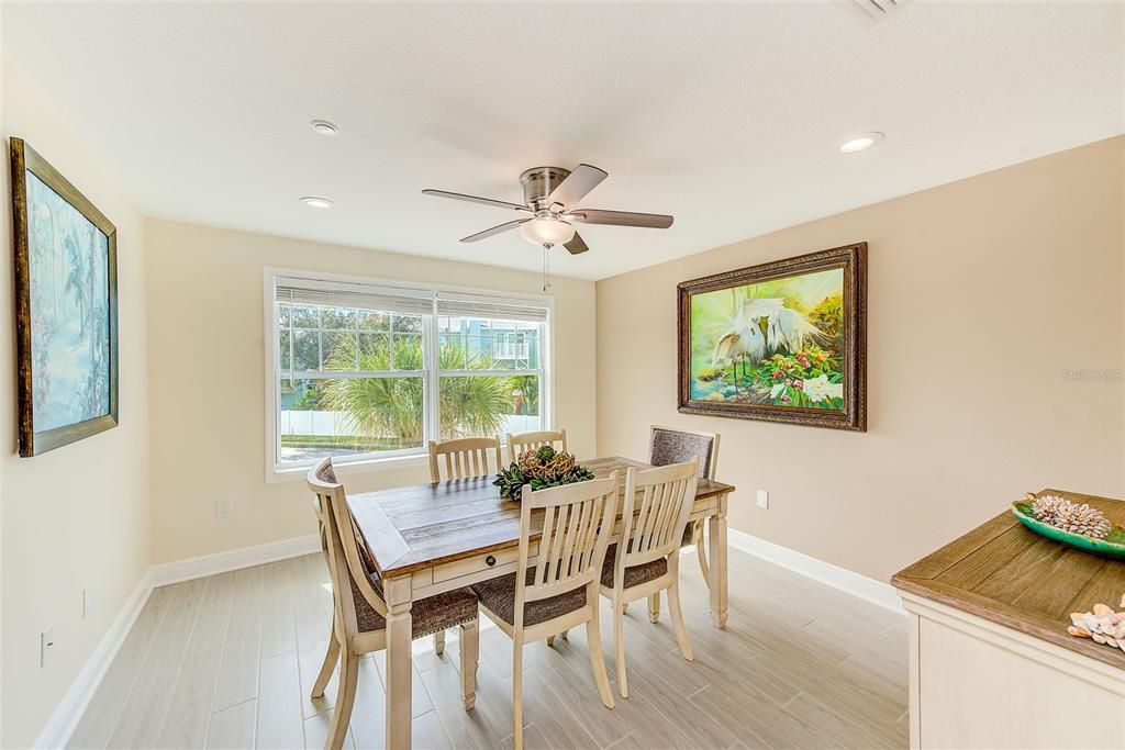 待售: $1,100,000 (3 贝兹, 2 浴室, 1881 平方英尺)