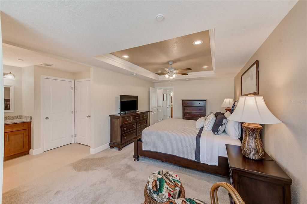 待售: $1,100,000 (3 贝兹, 2 浴室, 1881 平方英尺)