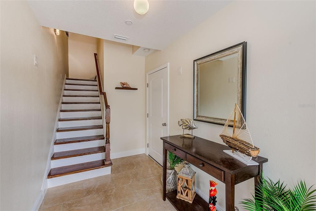 待售: $1,100,000 (3 贝兹, 2 浴室, 1881 平方英尺)