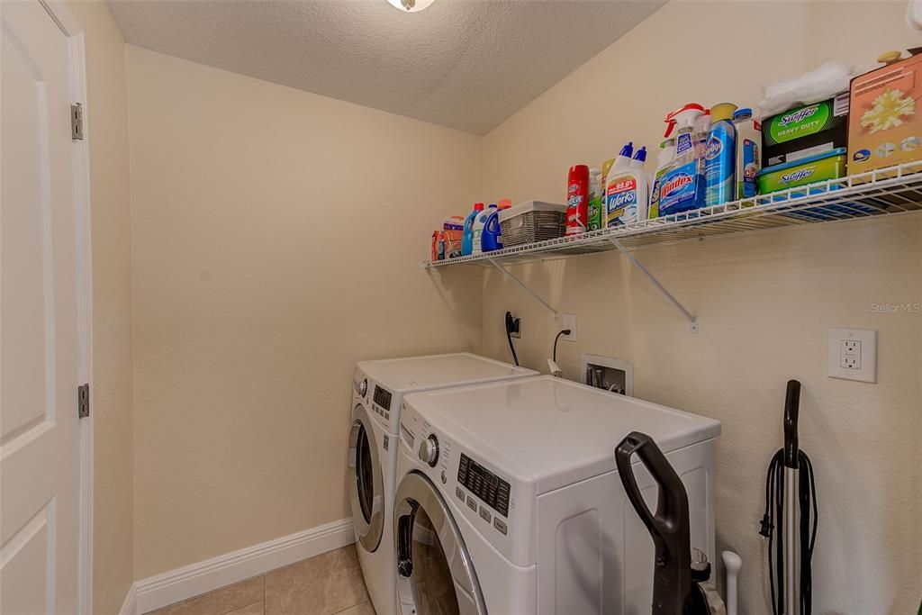 待售: $1,100,000 (3 贝兹, 2 浴室, 1881 平方英尺)