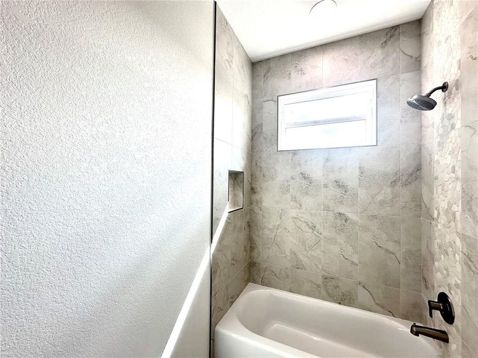 For Rent: $1,695 (3 beds, 2 baths, 1438 Square Feet)