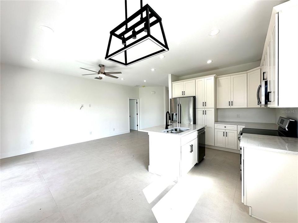 For Rent: $1,695 (3 beds, 2 baths, 1438 Square Feet)