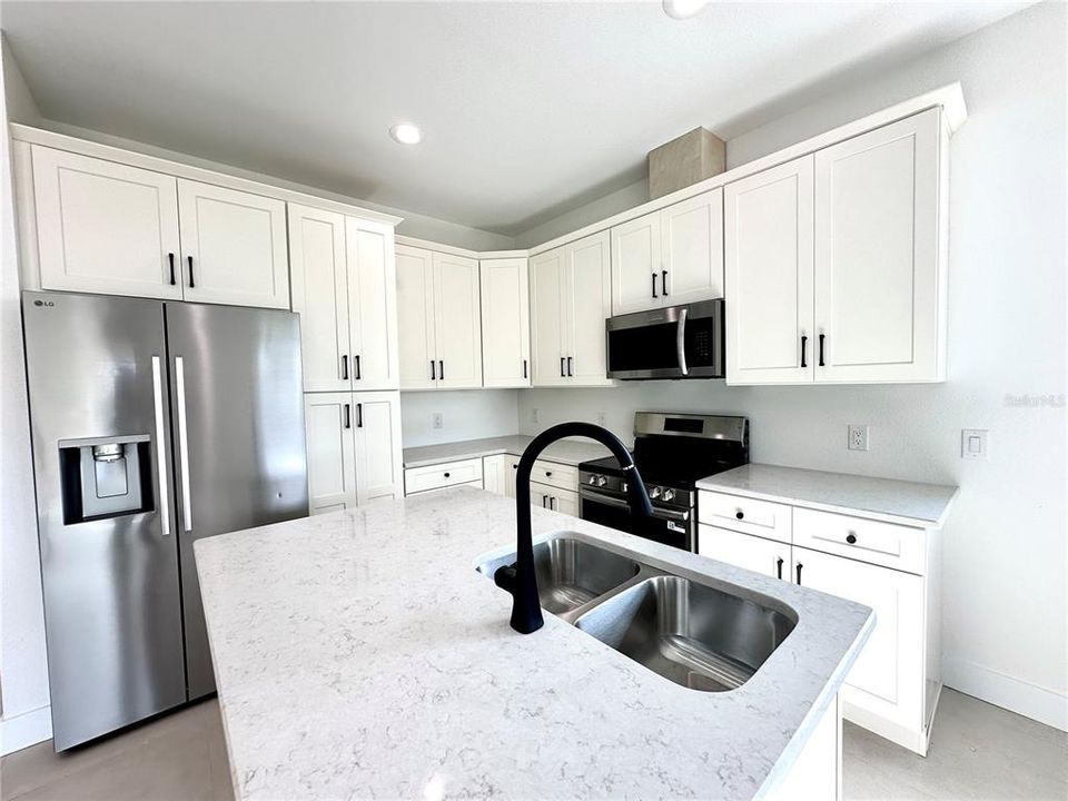 For Rent: $1,695 (3 beds, 2 baths, 1438 Square Feet)