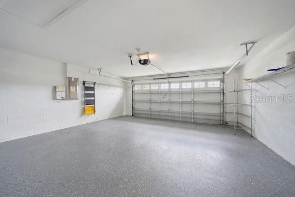 Activo con contrato: $329,999 (2 camas, 2 baños, 1659 Pies cuadrados)