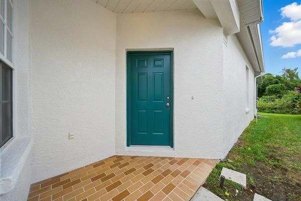 Activo con contrato: $329,999 (2 camas, 2 baños, 1659 Pies cuadrados)