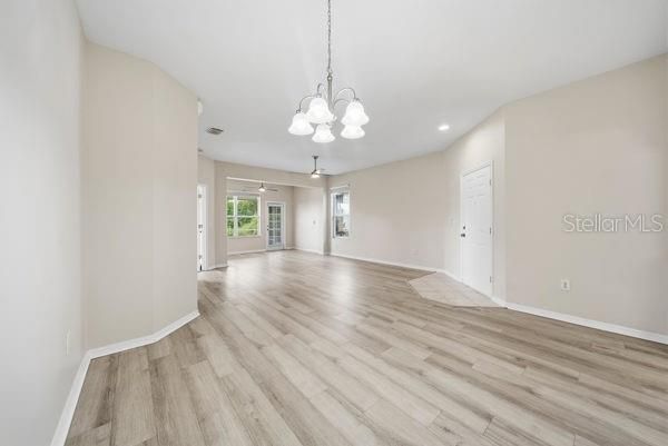 Activo con contrato: $329,999 (2 camas, 2 baños, 1659 Pies cuadrados)