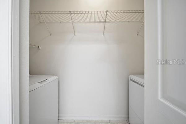 Activo con contrato: $329,999 (2 camas, 2 baños, 1659 Pies cuadrados)