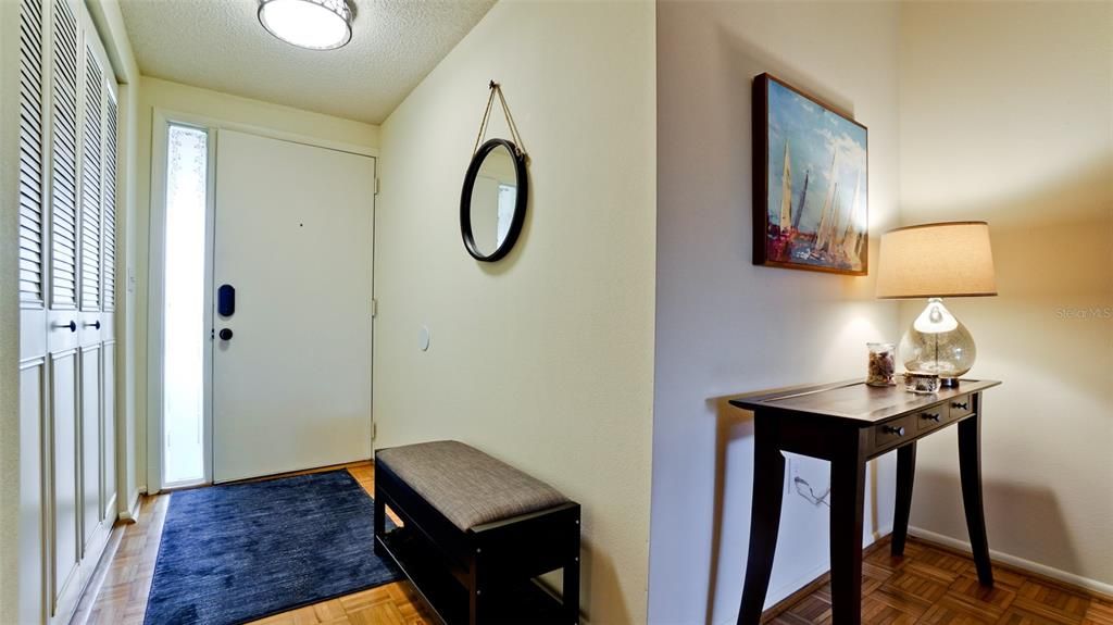 For Sale: $180,000 (1 beds, 1 baths, 812 Square Feet)