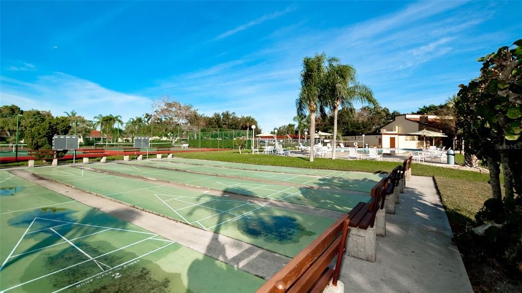 For Sale: $180,000 (1 beds, 1 baths, 812 Square Feet)