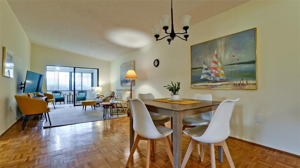 For Sale: $180,000 (1 beds, 1 baths, 812 Square Feet)