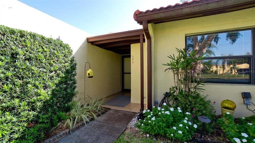 For Sale: $180,000 (1 beds, 1 baths, 812 Square Feet)