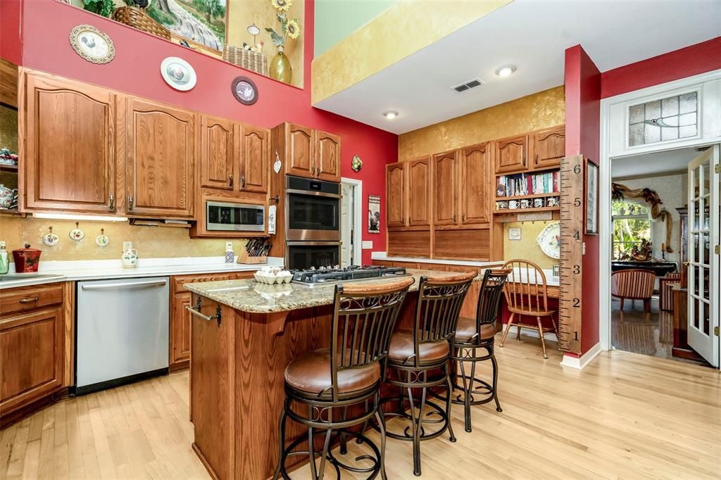 На продажу: $1,250,000 (5 спален, 4 ванн, 4555 Квадратных фут)