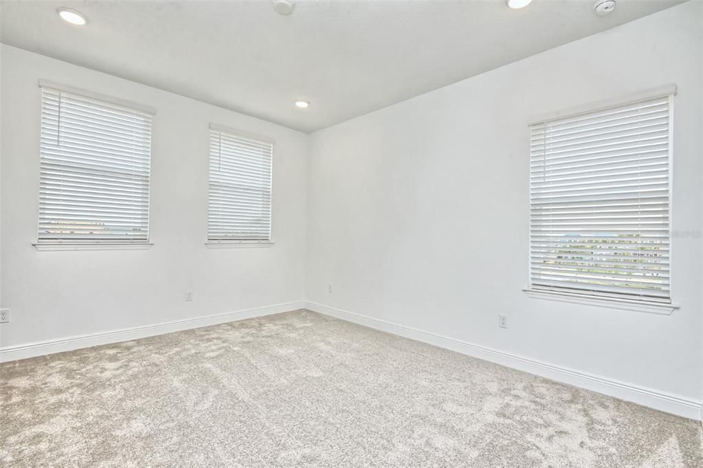 En Renta: $2,350 (3 camas, 2 baños, 1855 Pies cuadrados)