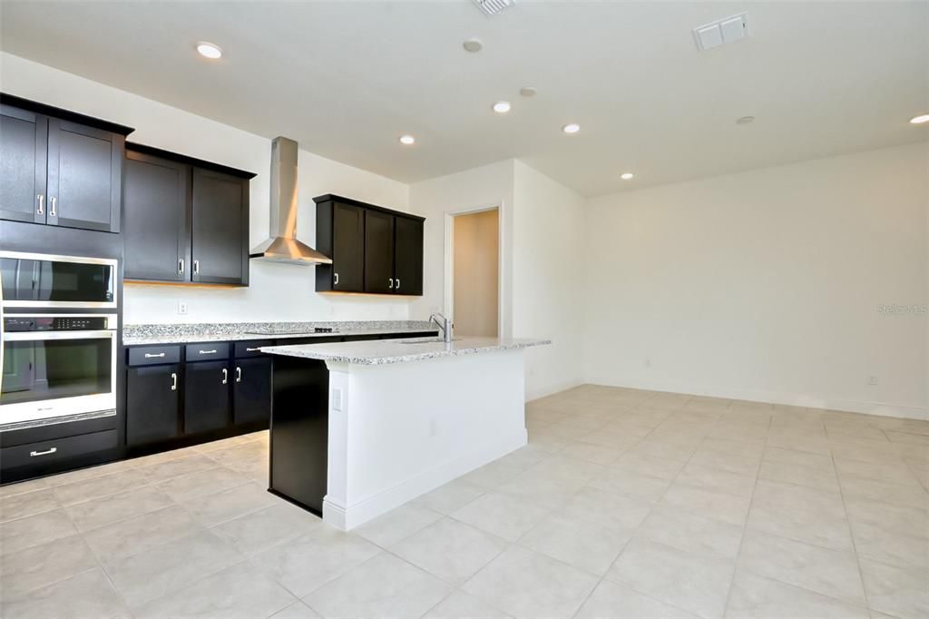 En Renta: $2,350 (3 camas, 2 baños, 1855 Pies cuadrados)