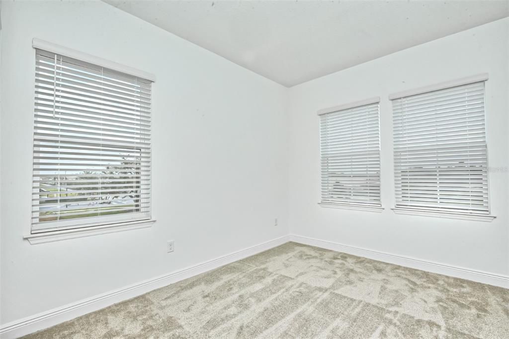 En Renta: $2,350 (3 camas, 2 baños, 1855 Pies cuadrados)