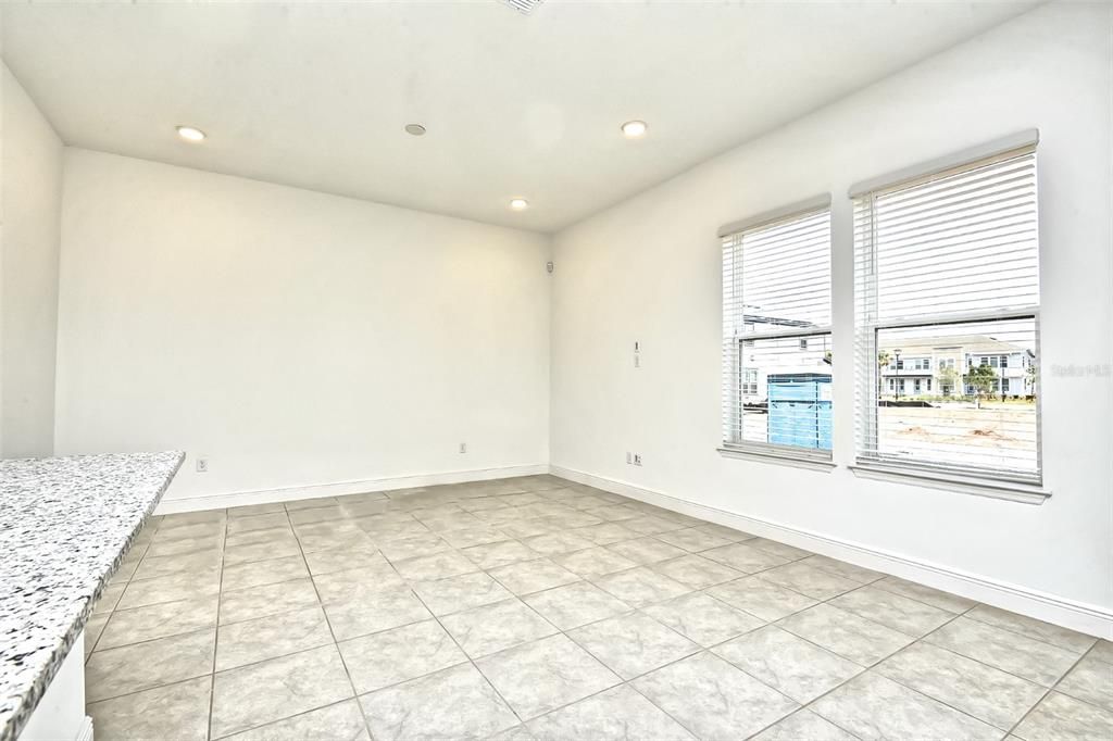 En Renta: $2,350 (3 camas, 2 baños, 1855 Pies cuadrados)