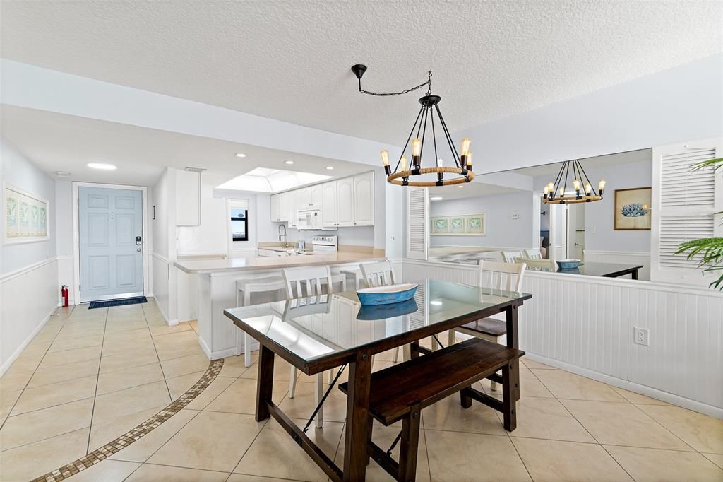 На продажу: $629,000 (2 спален, 2 ванн, 1145 Квадратных фут)