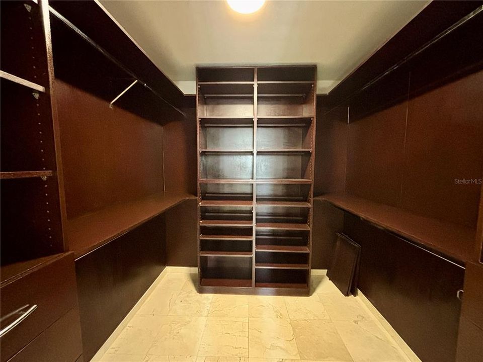 En Renta: $5,600 (3 camas, 2 baños, 2194 Pies cuadrados)