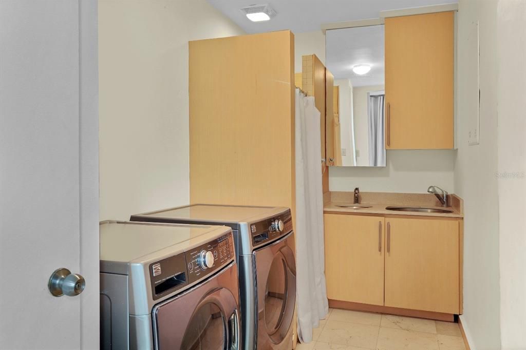 En Renta: $5,600 (3 camas, 2 baños, 2194 Pies cuadrados)