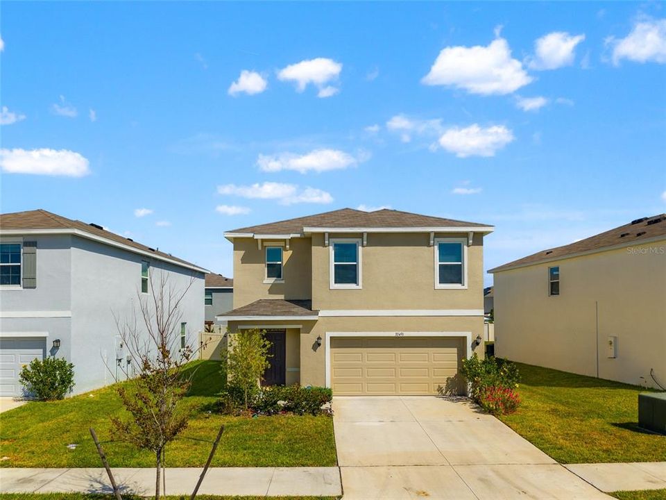 Recently Sold: $400,000 (5 beds, 3 baths, 2447 Square Feet)