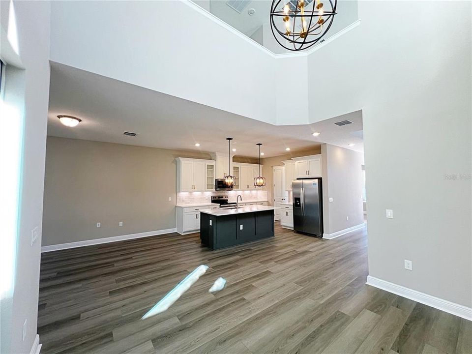 出租: $3,100 (3 贝兹, 2 浴室, 2206 平方英尺)