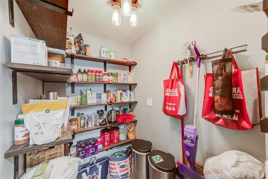 For Sale: $649,900 (3 beds, 2 baths, 1949 Square Feet)