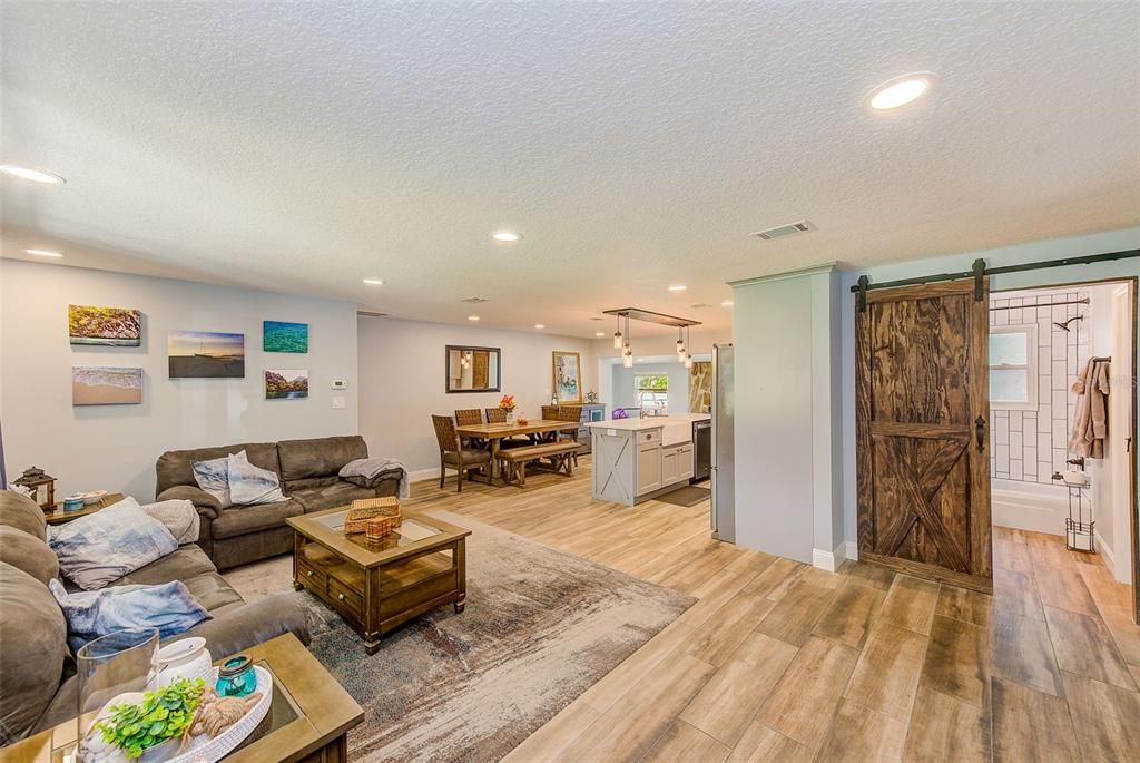 For Sale: $649,900 (3 beds, 2 baths, 1949 Square Feet)