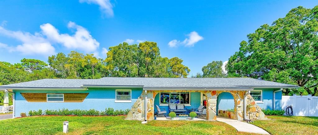 For Sale: $649,900 (3 beds, 2 baths, 1949 Square Feet)