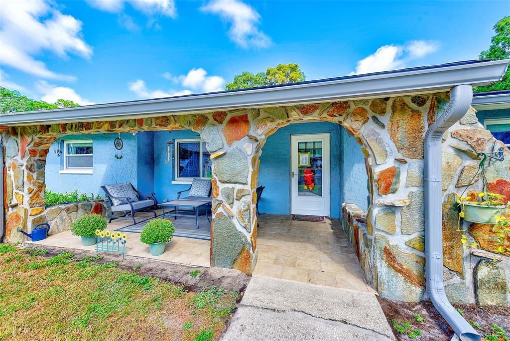 For Sale: $649,900 (3 beds, 2 baths, 1949 Square Feet)