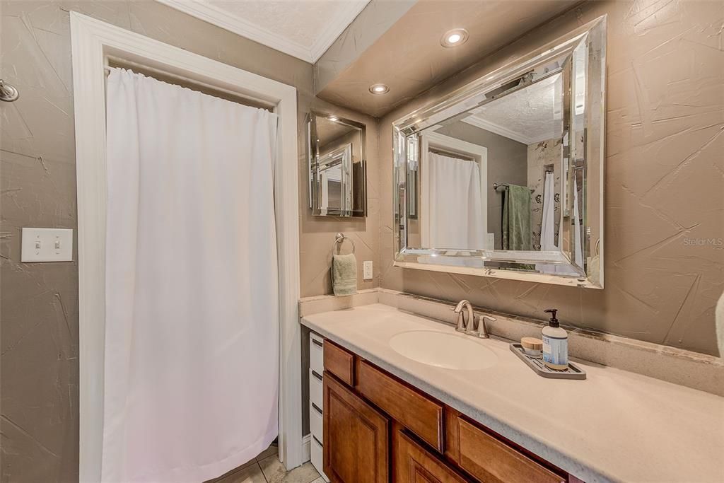 For Sale: $649,900 (3 beds, 2 baths, 1949 Square Feet)